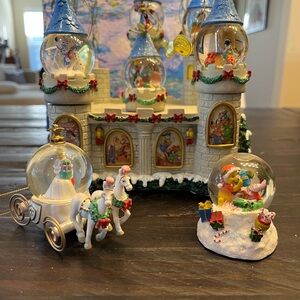 Bradford Exchange Disney  Snow Globe Set with Cinderella Castle and Carriage